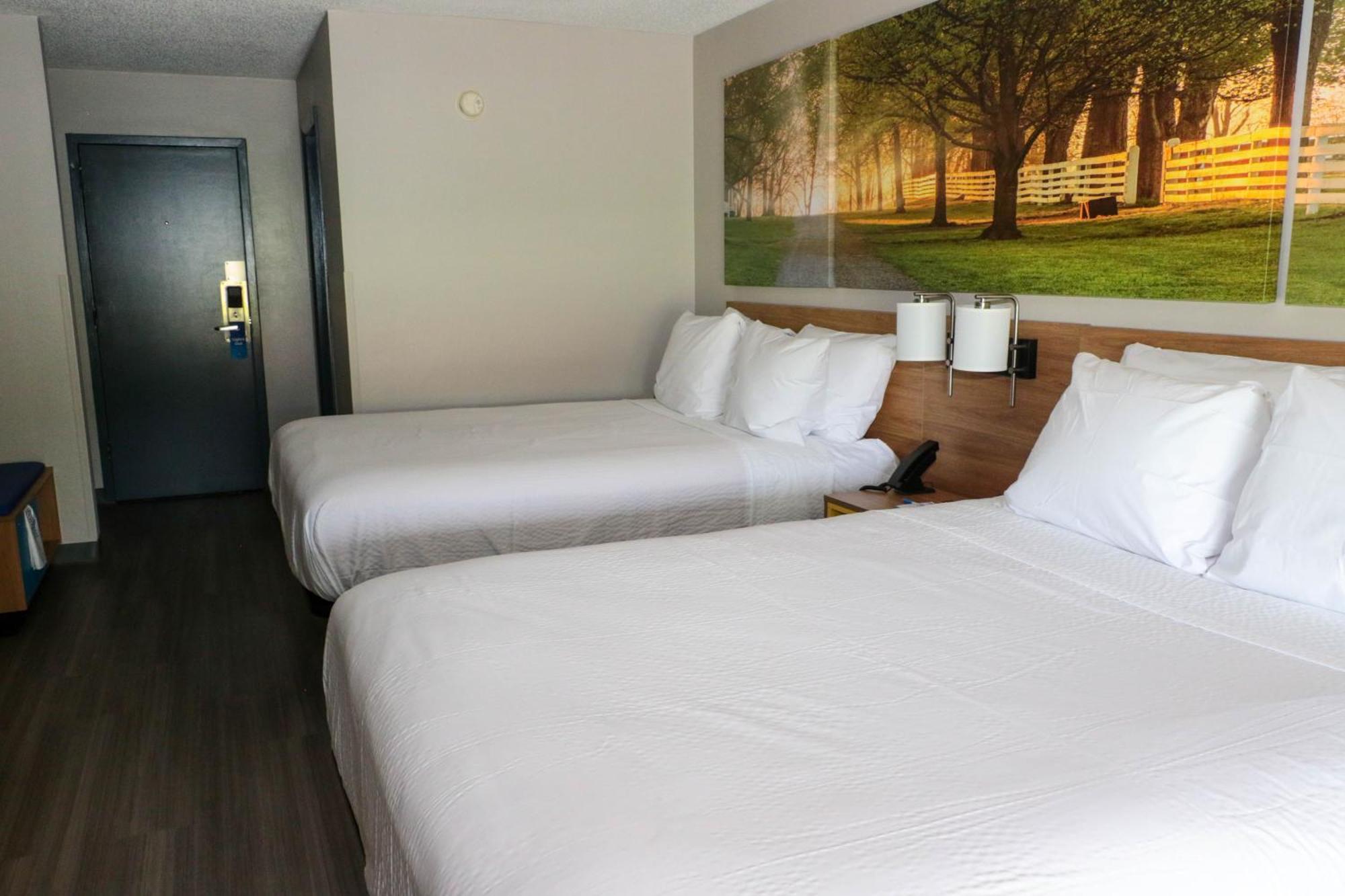 Days Inn By Wyndham Farmville Bagian luar foto